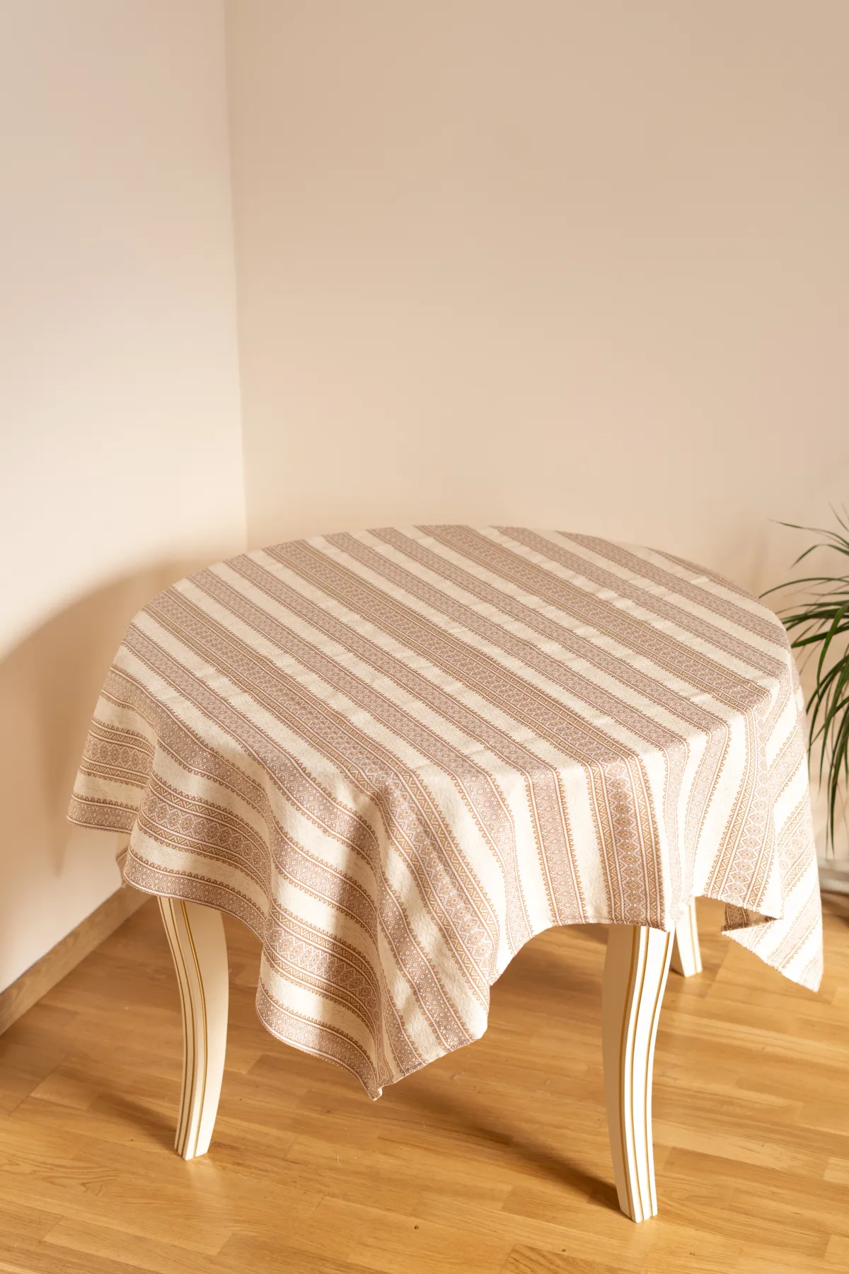 Скатертина Карпатське Лате